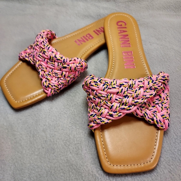 New Fashioable Gianni Bini Bradyn Pink Woven Upper Flat sandal - size 9.5 - Picture 1 of 6